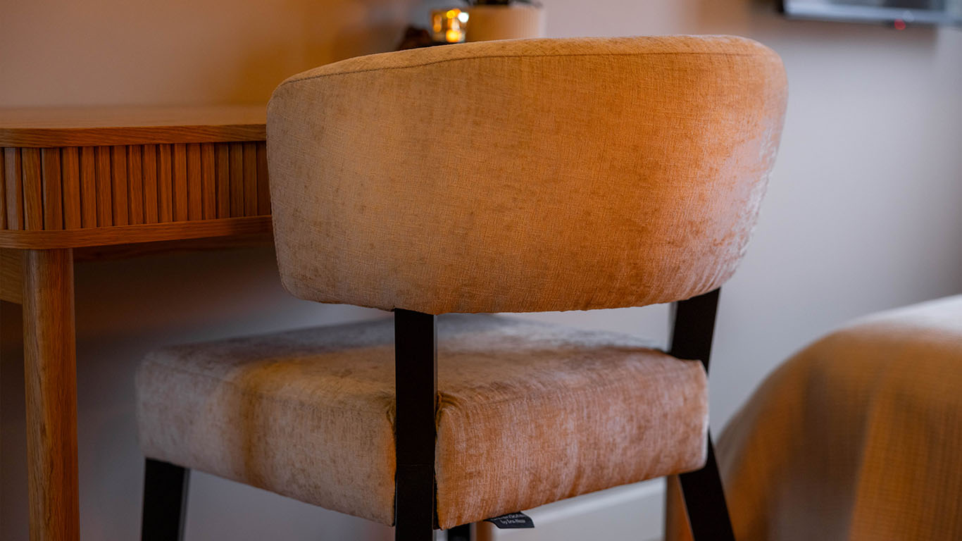 GHV AFL 14 UrbanSofa Matteo eetkamerstoel Charmonix Sand