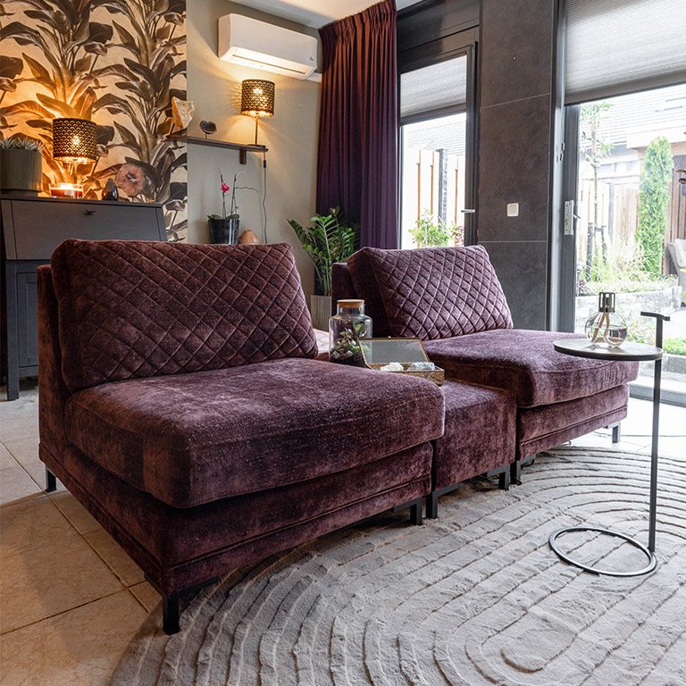 GTV AFL 17 UrbanSofa Quinn Sofa en Comfort Console in Tosca Merlot 1