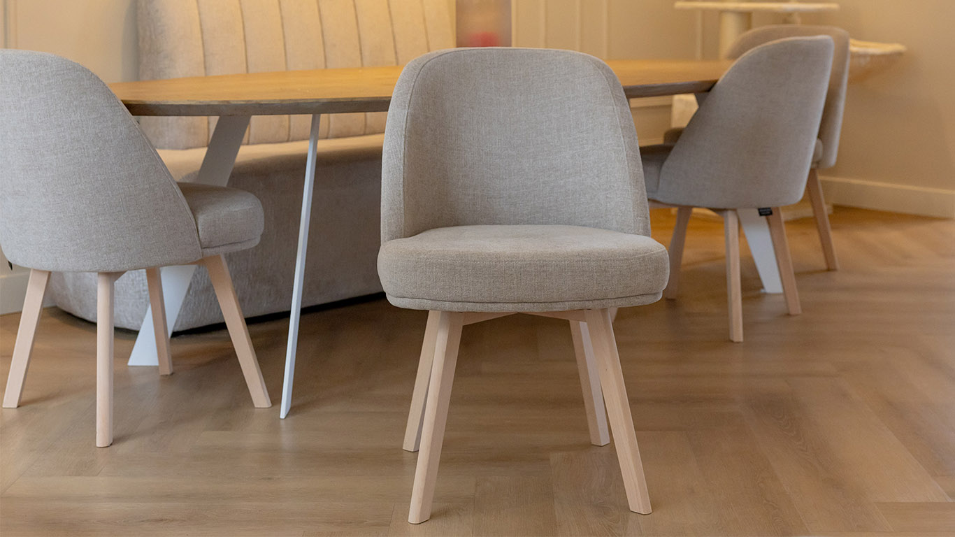 GTV AFL 27 UrbanSofa Evan eetkamerstoelen in Ravello Sand 3