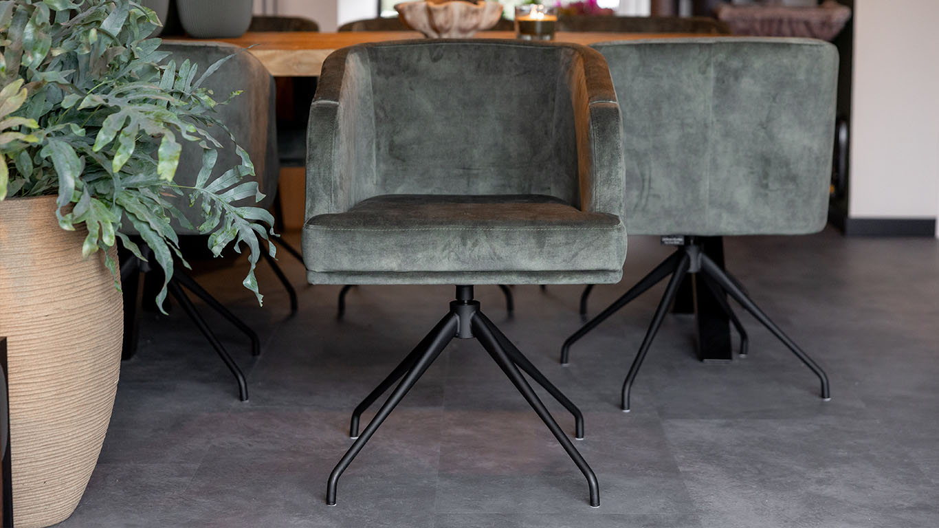 UrbanSofa Maud eetkamerstoel met draaionderstel in de stof Vienna Petrol