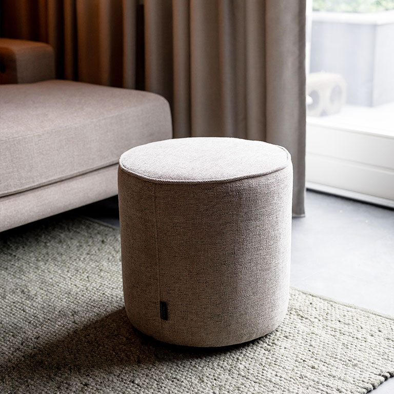 Otis poef met wieltjes