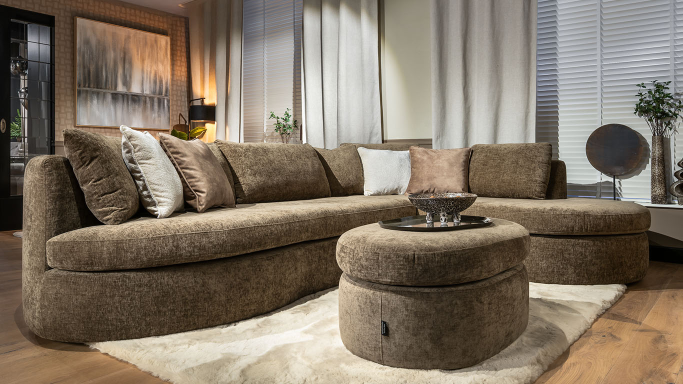 UrbanSofa Ella Hoekbank met Hocker in Charmonix Espresso 1