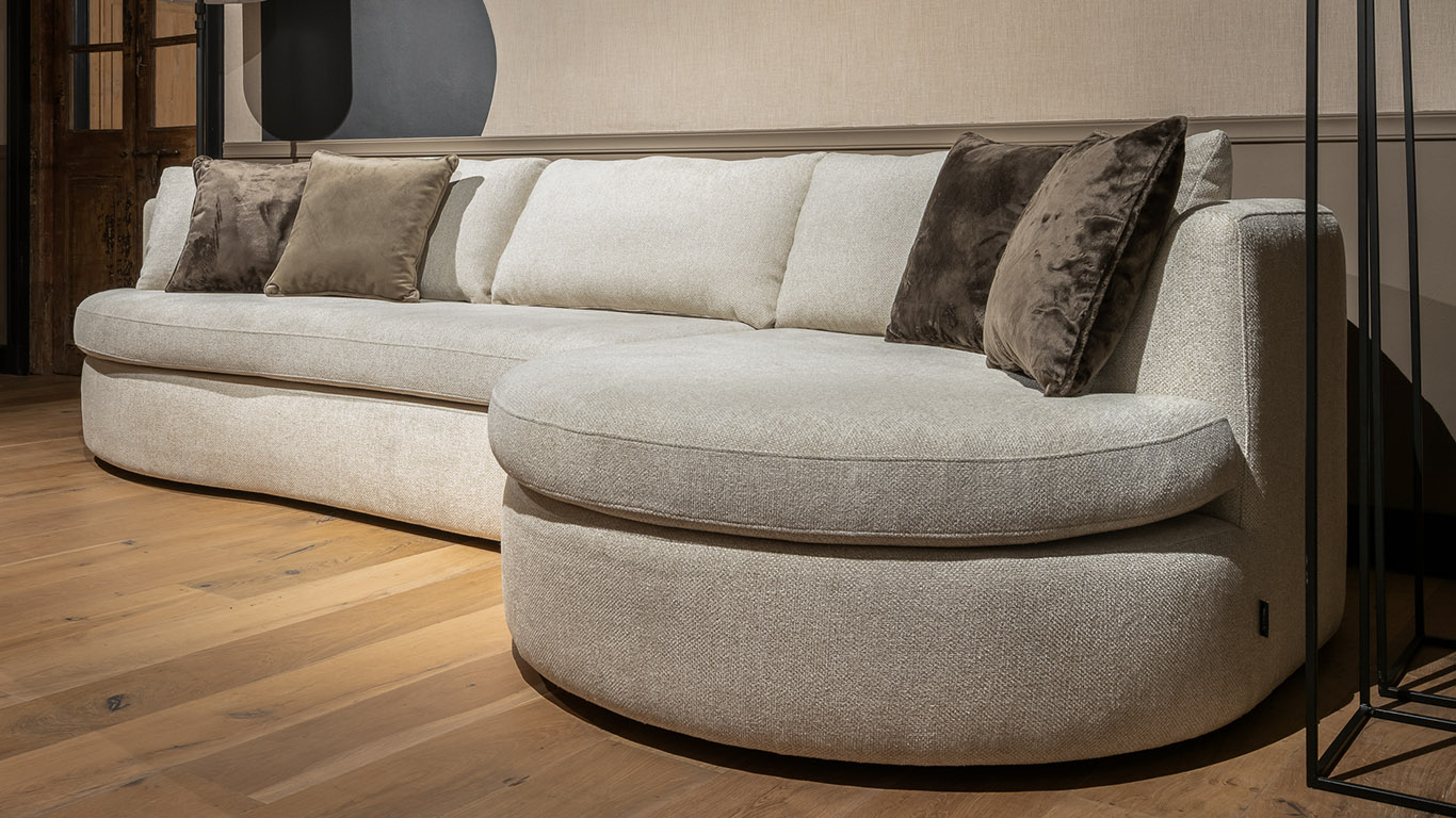 UrbanSofa Ella Loungebank in Rio Sand detail 1 UrbanSofa Ella Loungebank in Rio Sand detail 1