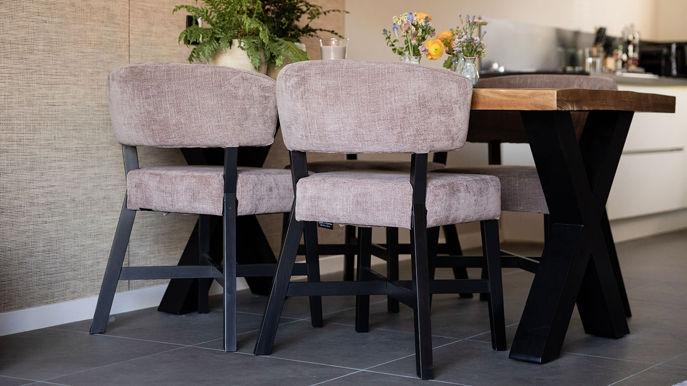 GTV AFL 29 UrbanSofa Matteo eetkamerstoel in Palazzo Blossom 3