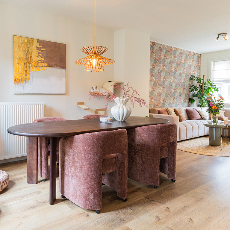 GTV AFL 32 UrbanSofa Pascalle Hoekbank in Windsor Blossom en Zafira eetkamerfauteuils in Tosca Blossom 2