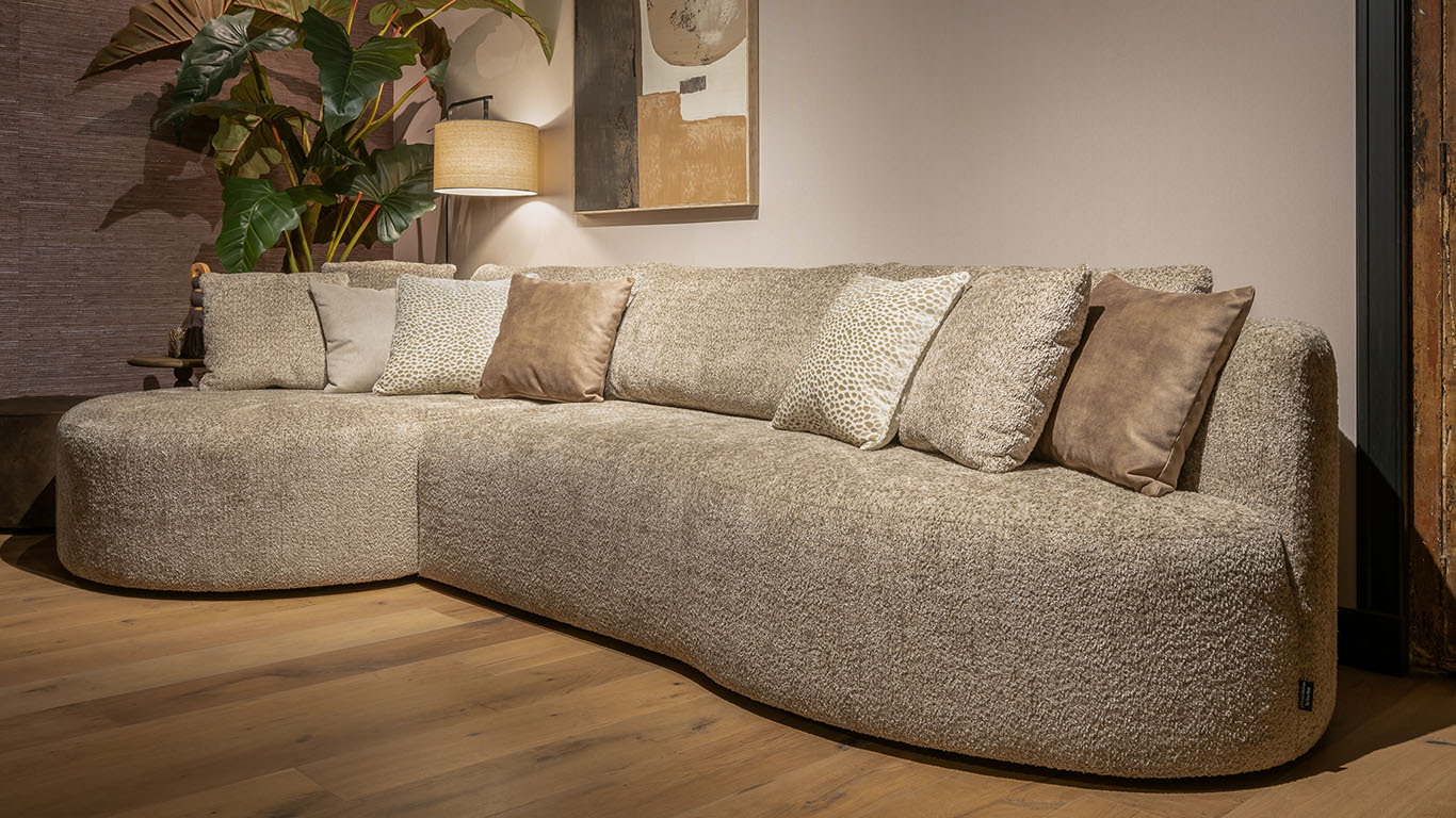 UrbanSofa Evi Loungebank Savanna Rugkussens in Marino Desert 5