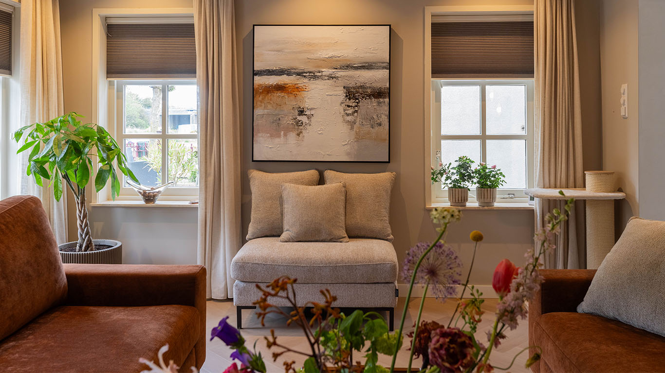GTV AFL 38 UrbanSofa Lausanne Sofa in Enfield Earth en Lausanne Hocker Rio Desert 2