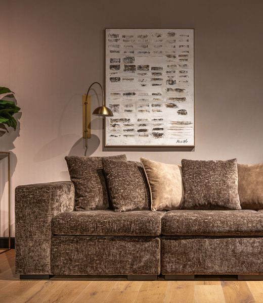 UrbanSofa Bodhi Sofa met Savanna Rugkussen in Lynn Chocolate
