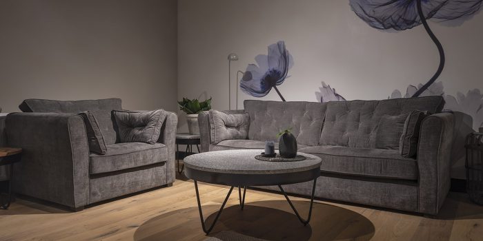 UrbanSofa-Fiore-Presto-Sofa-Belize-Charcoal-Andalusie-Silver-Salontafel-Liggend