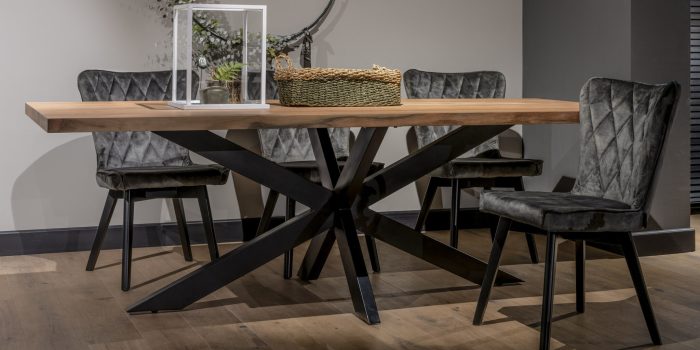 UrbanSofa-Lewis-Eetkamerstoel-Vienna-Petrol-Rocco-Eettafel-Spinpoot-Zwart-Liggend UrbanSofa-Lewis-Eetkamerstoel-Vienna-Petrol-Rocco-Eettafel-Spinpoot-Zwart-Liggend