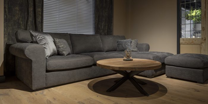 UrbanSofa-Merlin-Casia-Loungebank-Dursey-Stone-Robin-Salontafel-Spinpoot-Zwart-2-Liggend