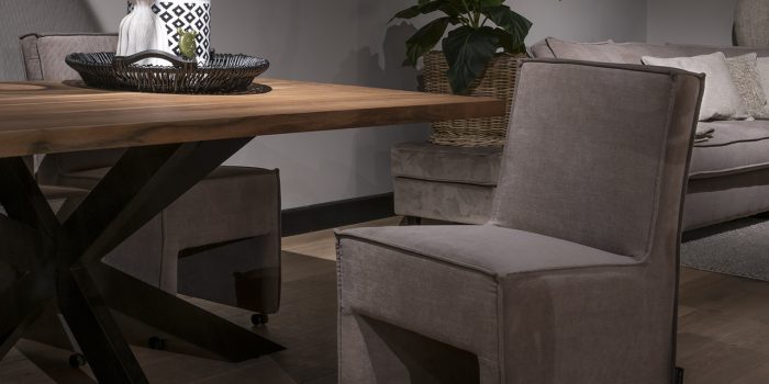 UrbanSofa-Nice-Eetkamerfauteuil-Vancouver-Desert-Rocco-Eettafel-Spinpoot-Zwart-Vierkant UrbanSofa-Nice-Eetkamerfauteuil-Vancouver-Desert-Rocco-Eettafel-Spinpoot-Zwart-Vierkant
