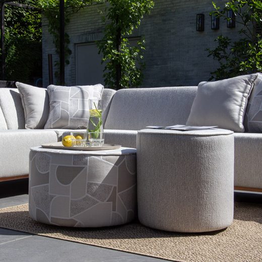 UrbanSofa Outdoor Bellagio Poefen in Tundra Gypsum en Territory Alum 3