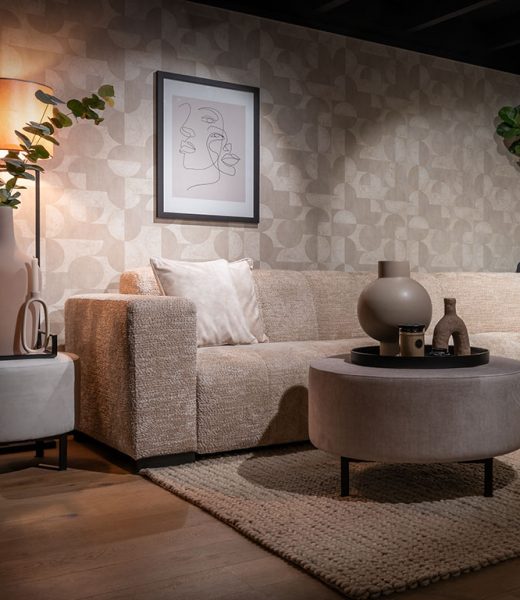 UrbanSofa Pascalle Hoekbank Fullerton Sand en Paris Hocker 2