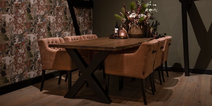 UrbanSofa Raven CapitonRug Eetkamerstoelen Belize Rose LiveEdge eettafel Website