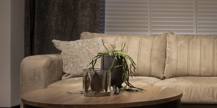 UrbanSofa-Ryan-Sofa-Micro-Suede-Liver-Owen-Salontafel-Staand UrbanSofa-Ryan-Sofa-Micro-Suede-Liver-Owen-Salontafel-Staand