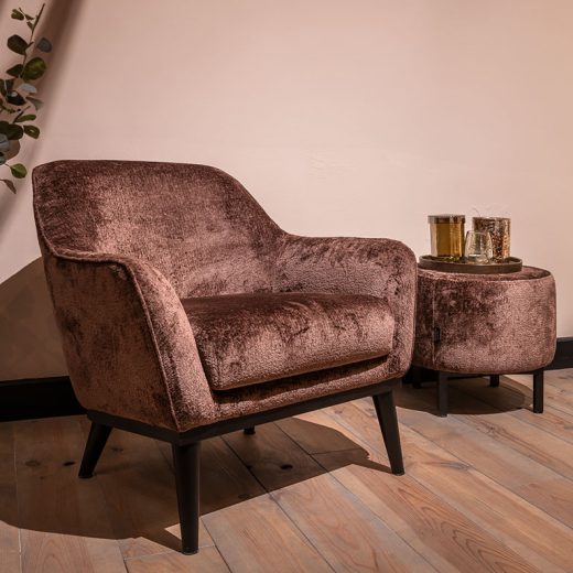UrbanSofa Timo Fauteuil in Eden Plum en Paris Hocker 2